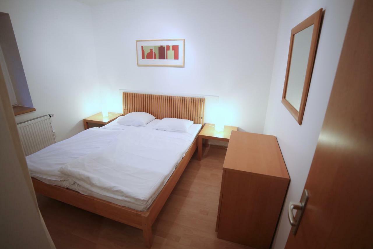 Wellness Apartman Pec بيتس بود سنيزكو المظهر الخارجي الصورة
